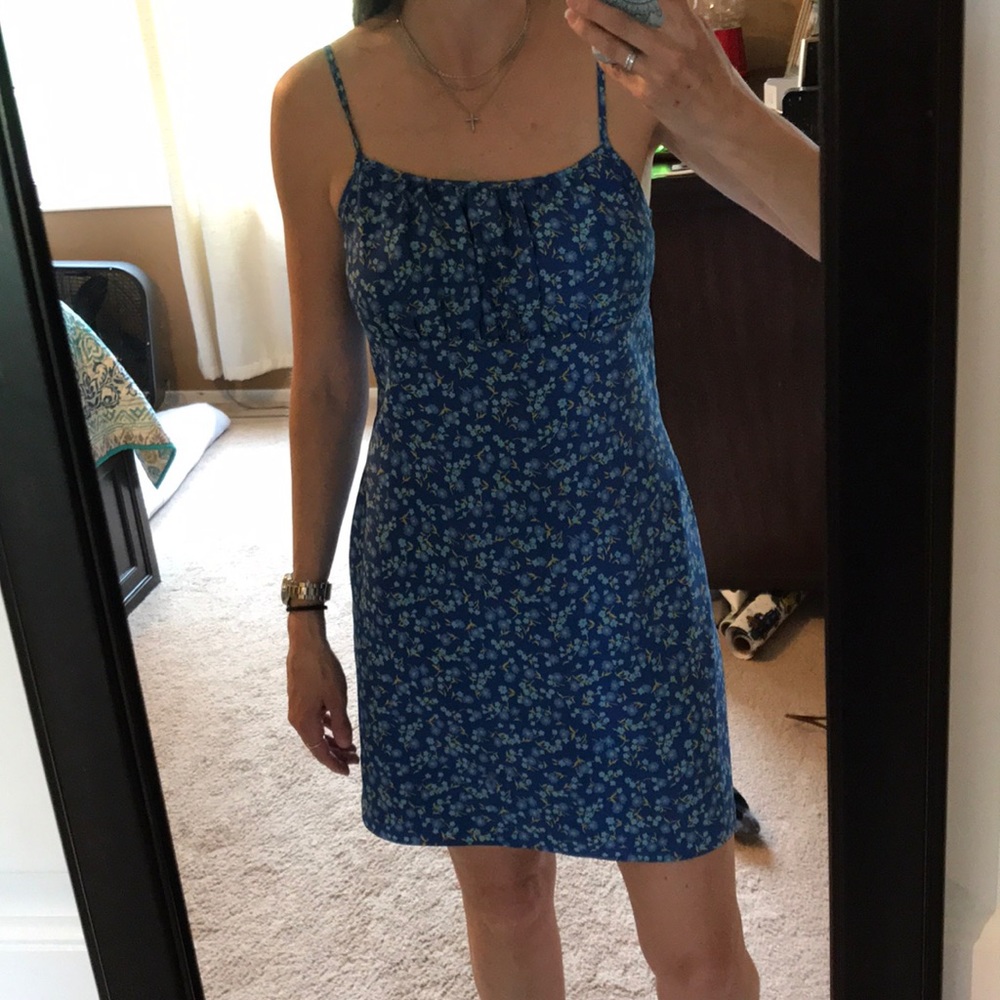 Express blue flowered dress 5/6 but fits like 4